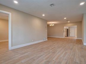 6711 NW 8th St, Margate FL 33063