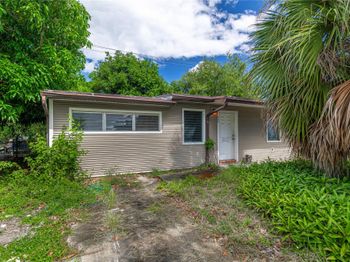 303 NE 8th Ct