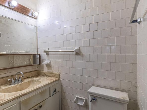 303 NE 8th Ct, Pompano Beach FL 33060