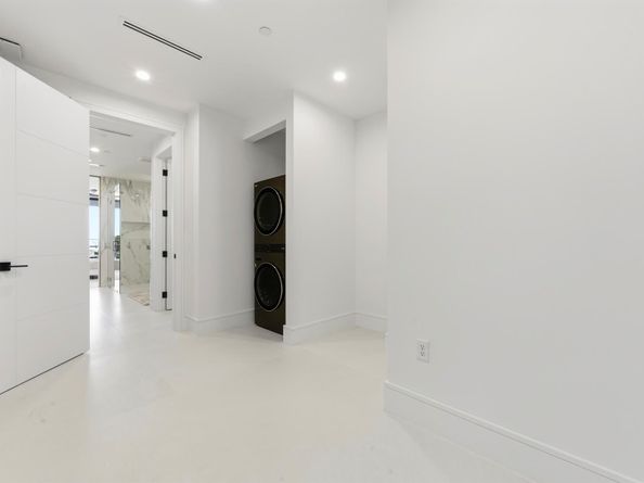 2323 Lake Drive 201, Singer Island FL 33404