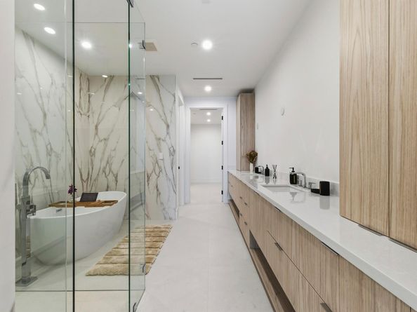 2323 Lake Drive 201, Singer Island FL 33404