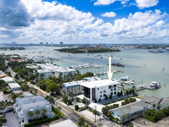 2323 Lake Drive 201, Singer Island FL 33404