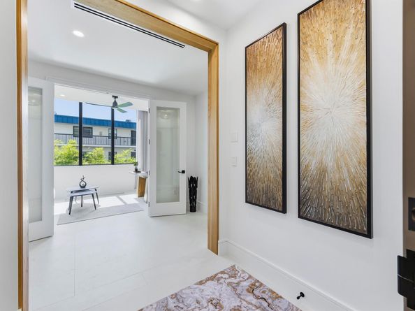2323 Lake Drive 201, Singer Island FL 33404