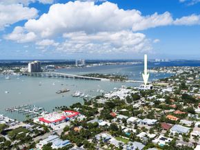 2323 Lake Drive 201, Singer Island FL 33404