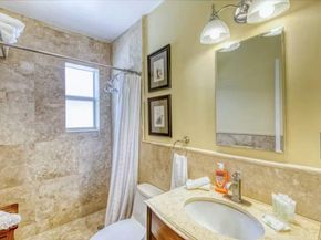 327 Connecticut St 21, Hollywood FL 33019