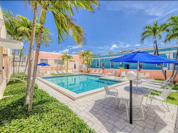 327 Connecticut St 21, Hollywood FL 33019