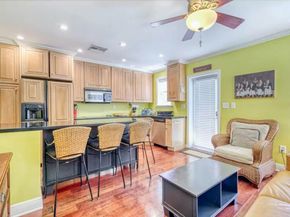 327 Connecticut St 21, Hollywood FL 33019