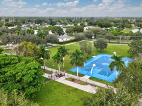 1200 Grandview Circle, Royal Palm Beach FL 33411