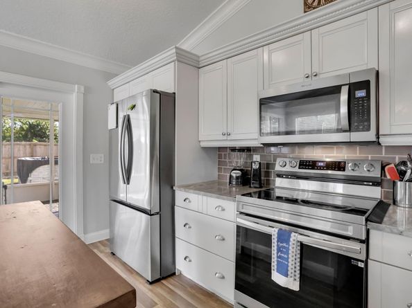 1200 Grandview Circle, Royal Palm Beach FL 33411