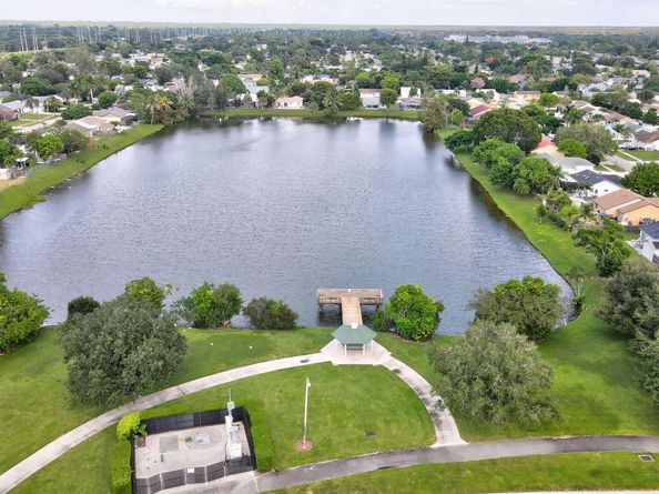 1200 Grandview Circle, Royal Palm Beach FL 33411