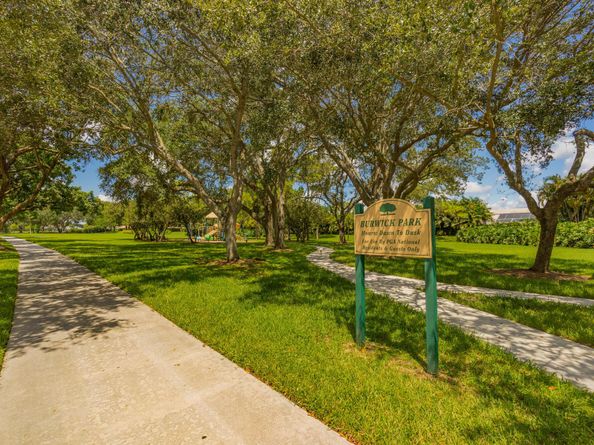 890 Windermere Way, Palm Beach Gardens FL 33418