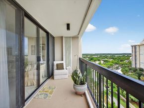 2425 Presidential Way 1502, West Palm Beach FL 33401