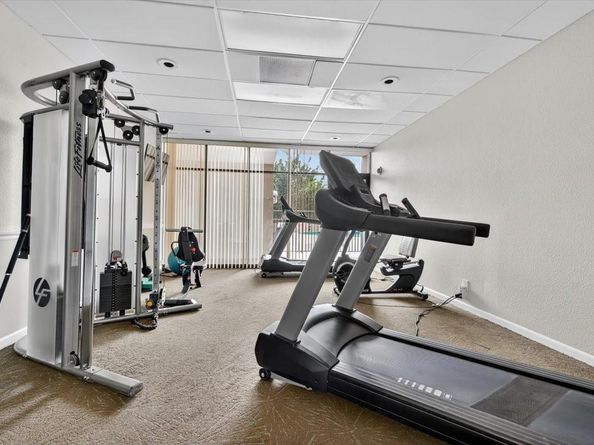 2425 Presidential Way 1502, West Palm Beach FL 33401