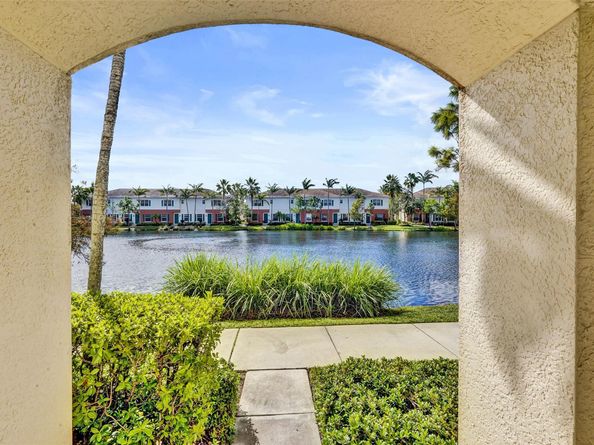 228 SW 6th Ct 228, Pompano Beach FL 33060
