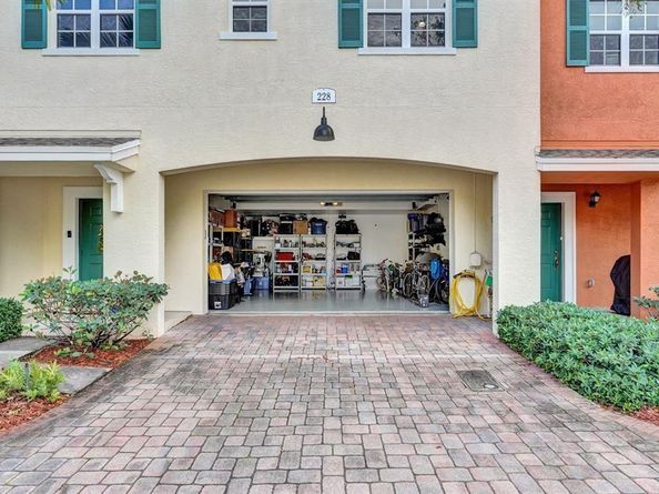 228 SW 6th Ct 228, Pompano Beach FL 33060
