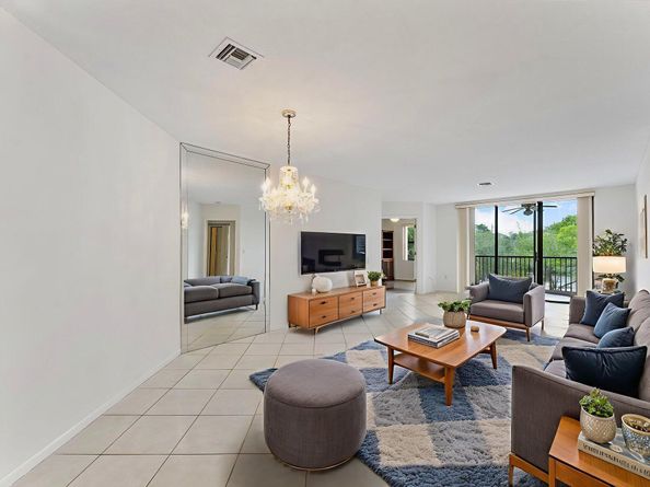 4400 NW 30th Street 328, Coconut Creek FL 33066