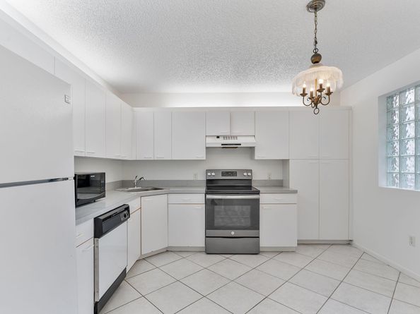 4400 NW 30th Street 328, Coconut Creek FL 33066