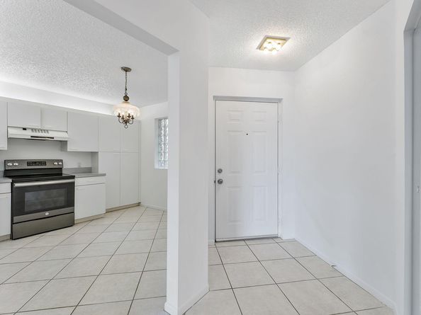 4400 NW 30th Street 328, Coconut Creek FL 33066