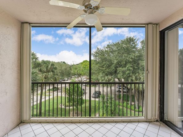 4400 NW 30th Street 328, Coconut Creek FL 33066