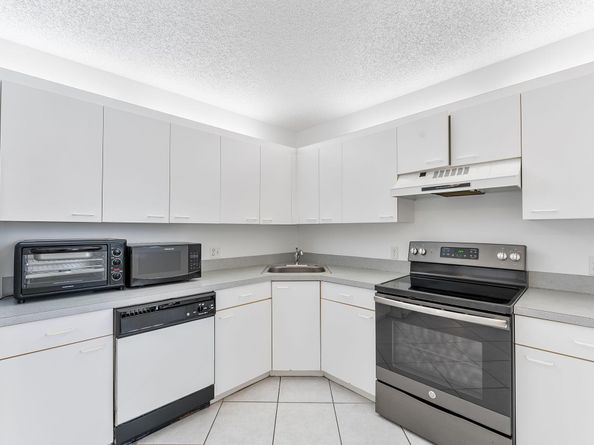 4400 NW 30th Street 328, Coconut Creek FL 33066
