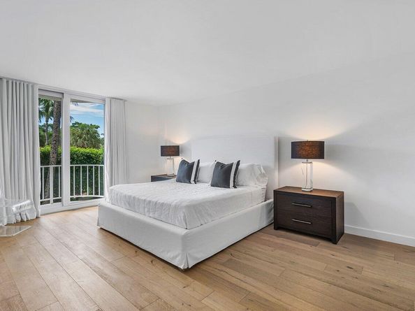 100 Worth Avenue 220, Palm Beach FL 33480