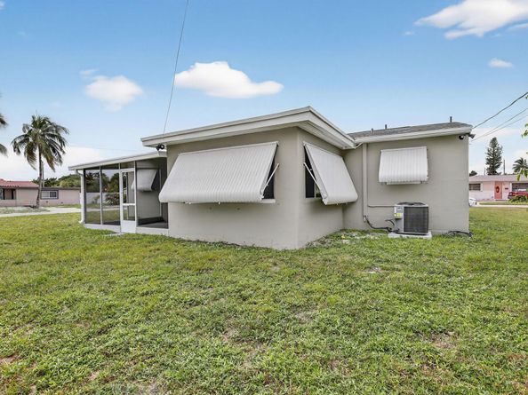 1425 S 24th Court, Hollywood FL 33020