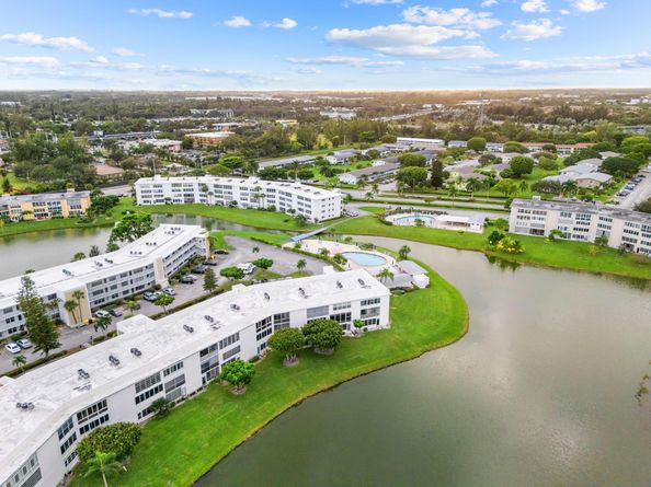 202 Wellington A, West Palm Beach FL 33417