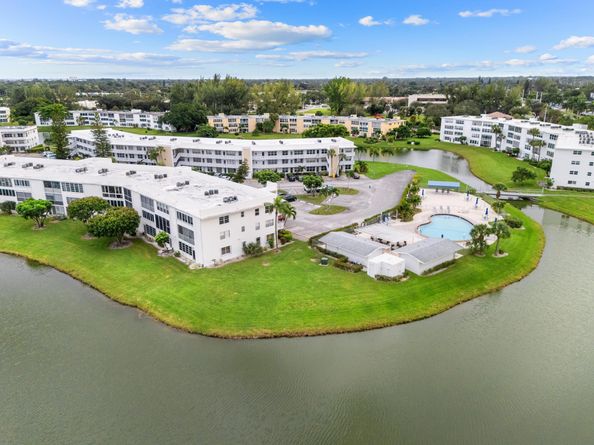 202 Wellington A, West Palm Beach FL 33417