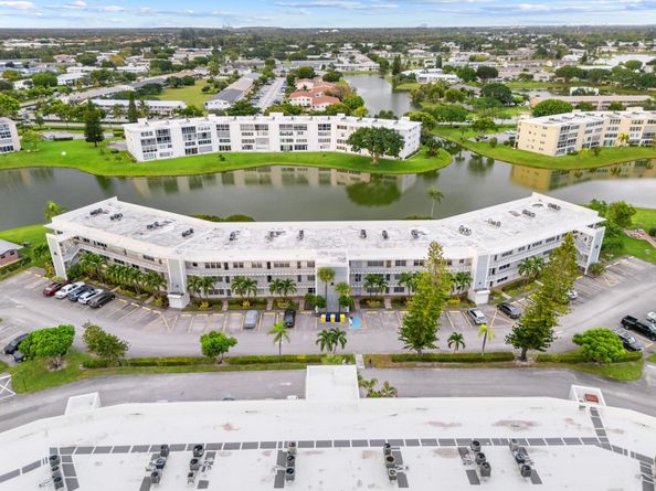 202 Wellington A, West Palm Beach FL 33417