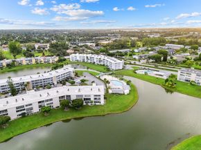 202 Wellington A, West Palm Beach FL 33417