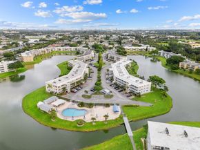 202 Wellington A, West Palm Beach FL 33417