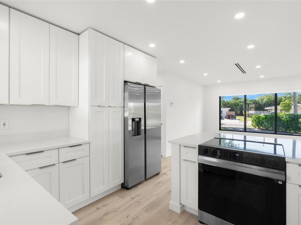 455 SW 14th Ct, Pompano Beach FL 33060