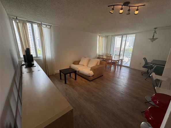 850 N Miami Ave 703, Miami FL 33136