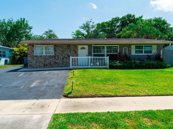 4386 Bamboo Drive, Palm Beach Gardens FL 33410