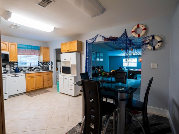 4386 Bamboo Drive, Palm Beach Gardens FL 33410