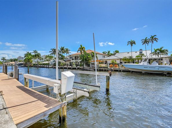3050 NE 40th Ct, Fort Lauderdale FL 33308
