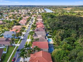 19775 NW 10th St, Pembroke Pines FL 33029