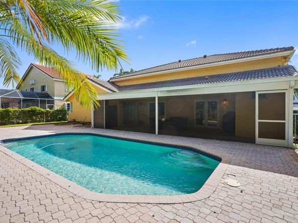 19775 NW 10th St, Pembroke Pines FL 33029