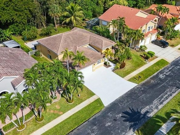 19775 NW 10th St, Pembroke Pines FL 33029