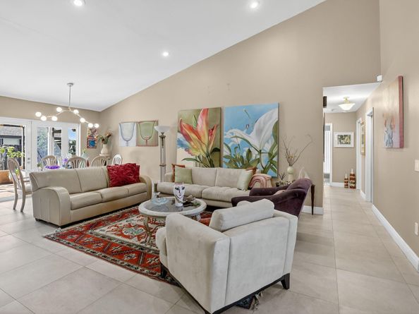 10120 Sheridan St., Pembroke Pines FL 33026