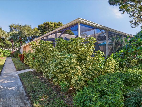 3004 Lakemont Court, Palm Beach Gardens FL 33403