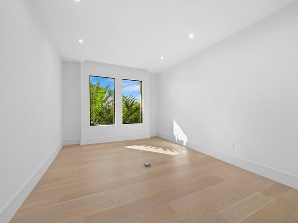 2880 NE 9th Street, Pompano Beach FL 33062