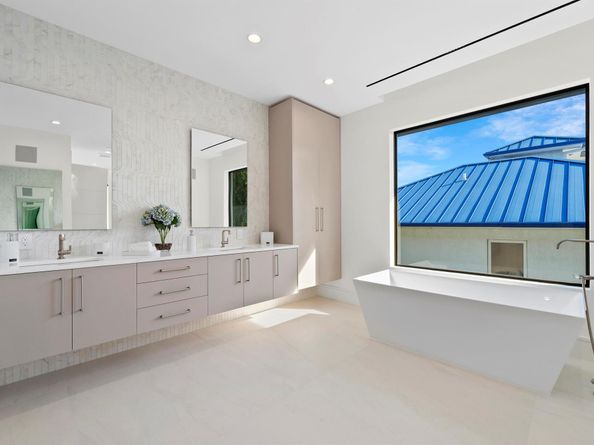 2880 NE 9th Street, Pompano Beach FL 33062