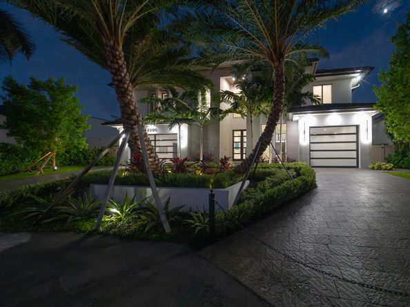 2880 NE 9th Street, Pompano Beach FL 33062