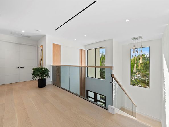 2880 NE 9th Street, Pompano Beach FL 33062