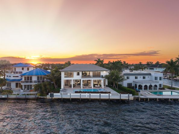 2880 NE 9th Street, Pompano Beach FL 33062