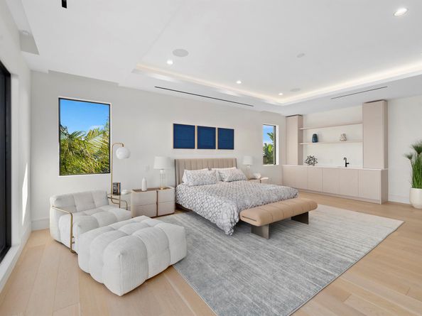 2880 NE 9th Street, Pompano Beach FL 33062