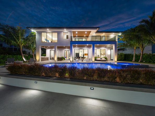 2880 NE 9th Street, Pompano Beach FL 33062