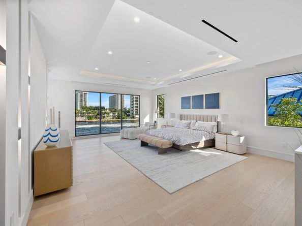 2880 NE 9th Street, Pompano Beach FL 33062