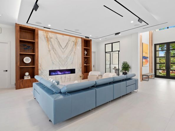 2880 NE 9th Street, Pompano Beach FL 33062